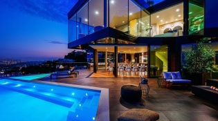 Pool-Side-View